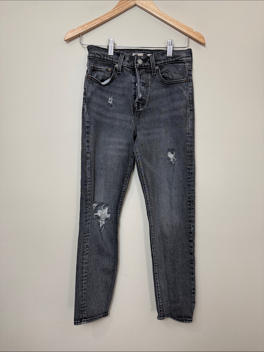 Levi’s wedgie Distressed Black Women’s Jeans size 25